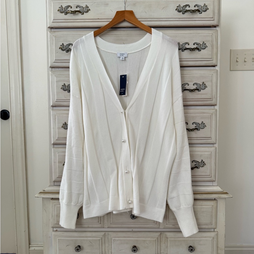 Crown & Ivy White Preppy Ribbed Pearl Button Cardigan